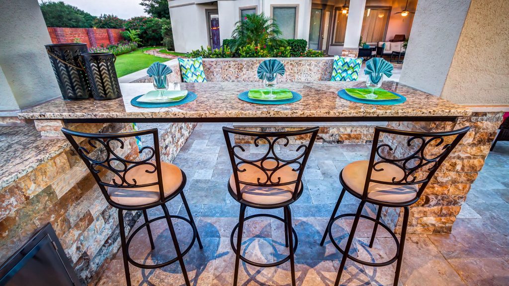 Designing An Outdoor Bar for Great Times